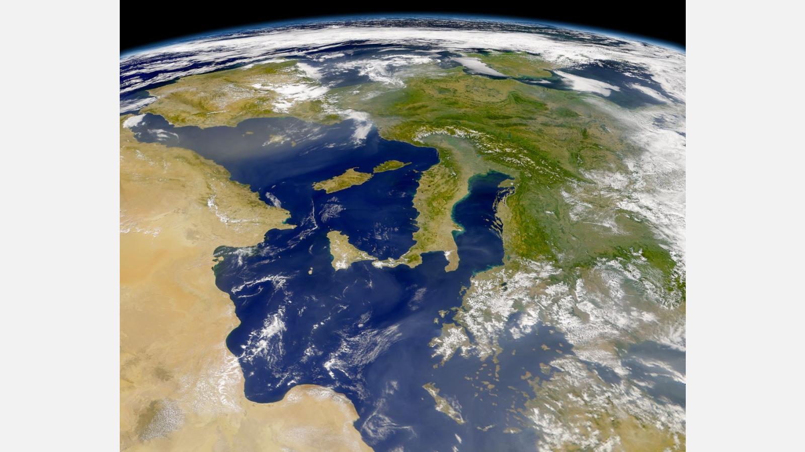 europe_oblq_view_aug14_2001_above_red_sea_6400km_altitude_seawifs_wall.jpg